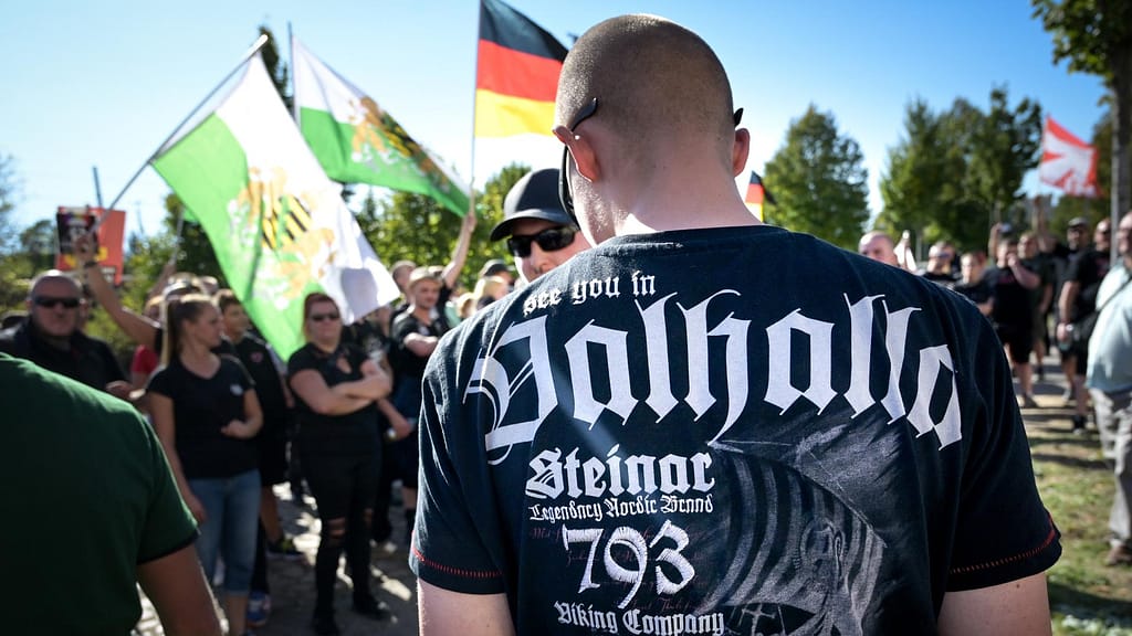 rechtsextreme Jugendgruppen gegen CSD